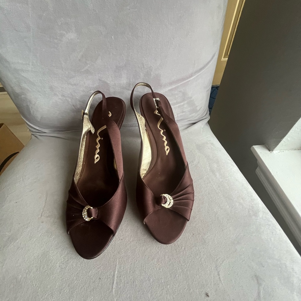 Nina Brown Slingback with crystal embellishments - Picture 2 of 3